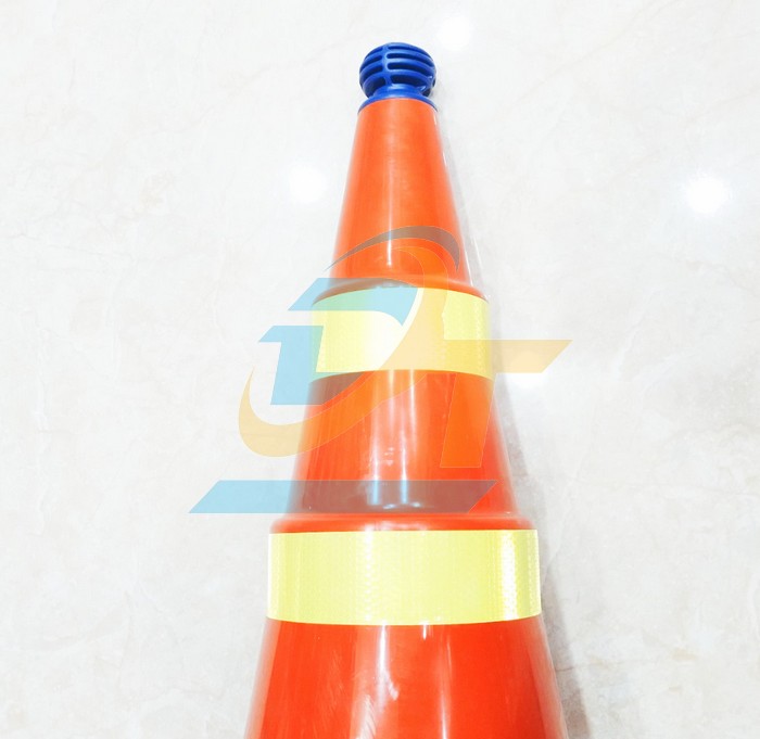 Cột chia làn đường (Cọc tiêu giao thông) hình chóp 68cm  VietNam | Giá rẻ nhất - Công Ty TNHH Thương Mại Dịch Vụ Đạt Tâm