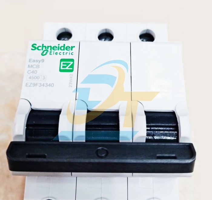 Cầu dao tự động MCB Easy9 3P 40A 4.5kA Schneider EZ9F34340  SCHNEIDER | Giá rẻ nhất - Công Ty TNHH Thương Mại Dịch Vụ Đạt Tâm