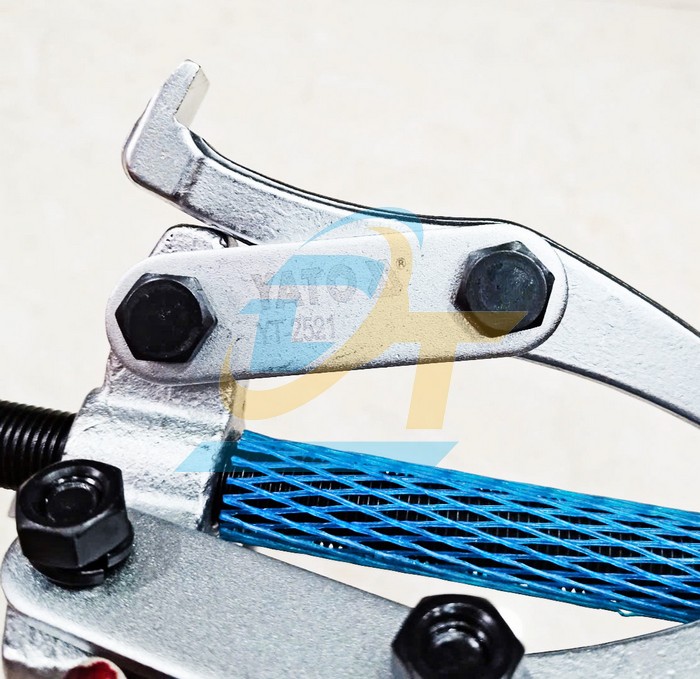 Cảo 3 chấu 6"/150mm Yato YT-2521  YaTo | Giá rẻ nhất - Công Ty TNHH Thương Mại Dịch Vụ Đạt Tâm